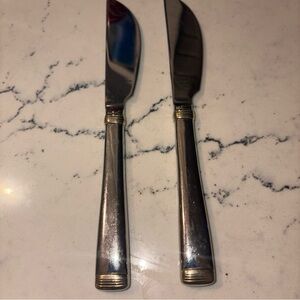 Reed & Barton Flatware Golden Longwood 2 Dinner Knife Gold Trim Stainless Steel